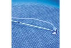 Bestway Flowclear Schoonmaakset Deluxe -Zwembad Verkoop bestway flowclear schoonmaakset deluxe in gebruik